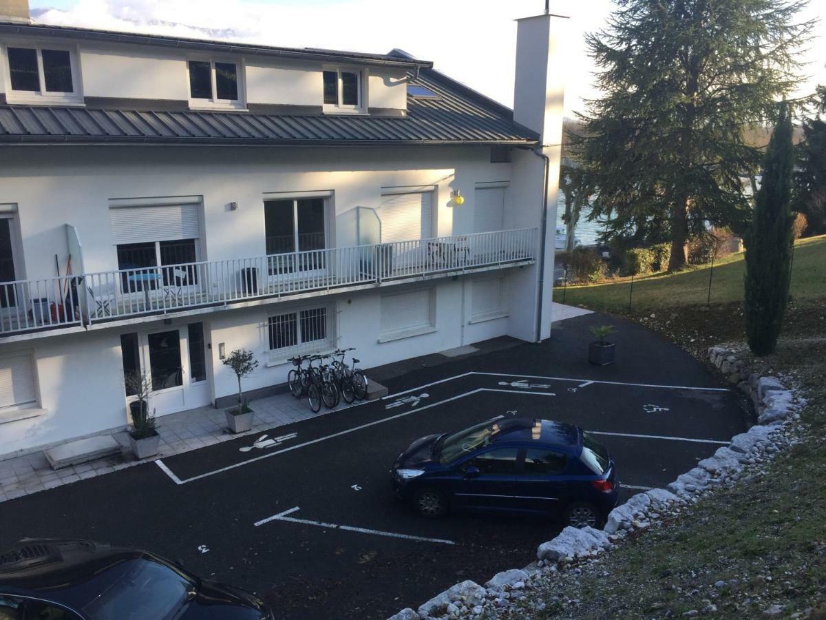 Pause Detente Sur La Port Du Bourget Du Lac Ле Бурже-дю-Лак Екстериор снимка
